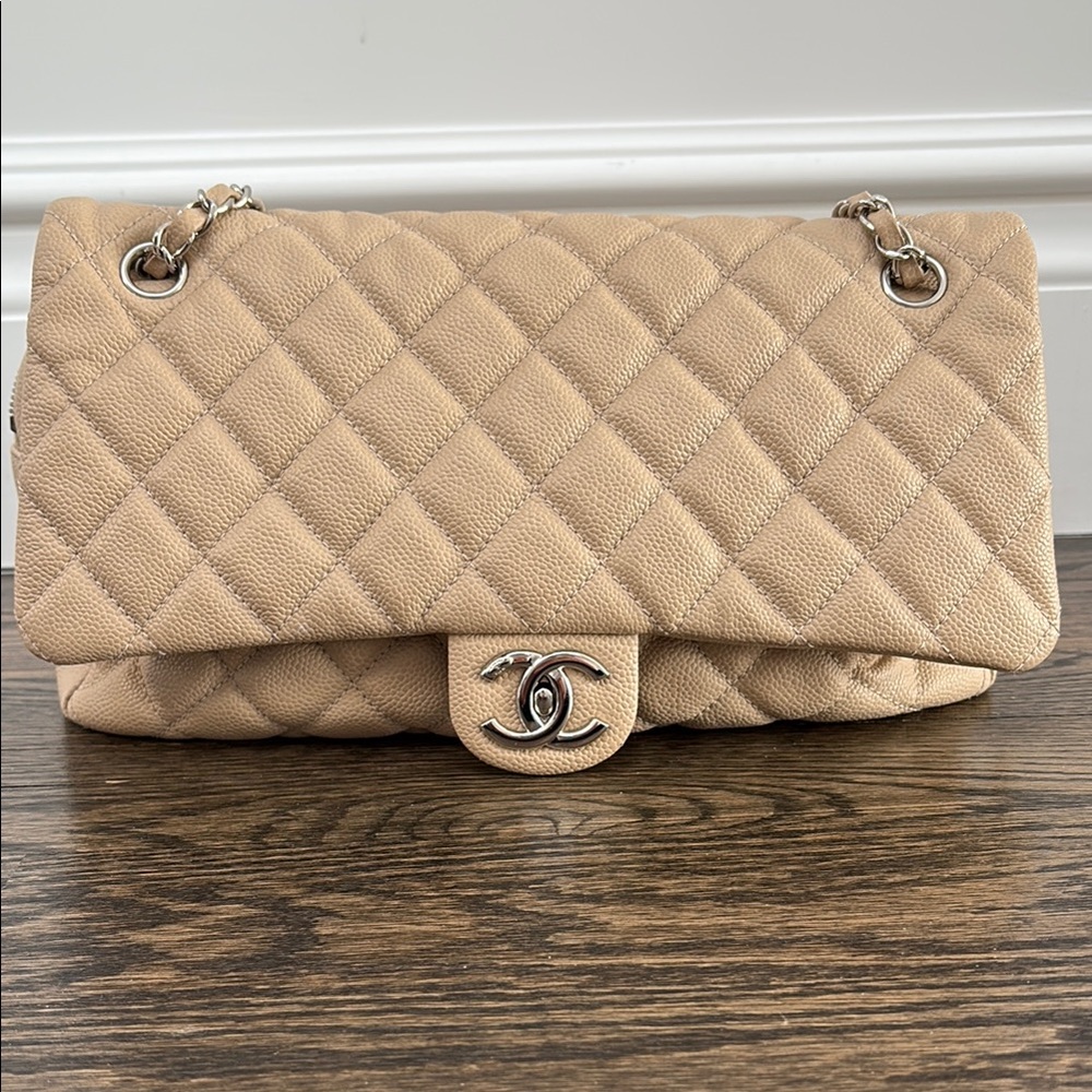 Authentic ** guarantee Chanel Beige Quilted Chain Bag